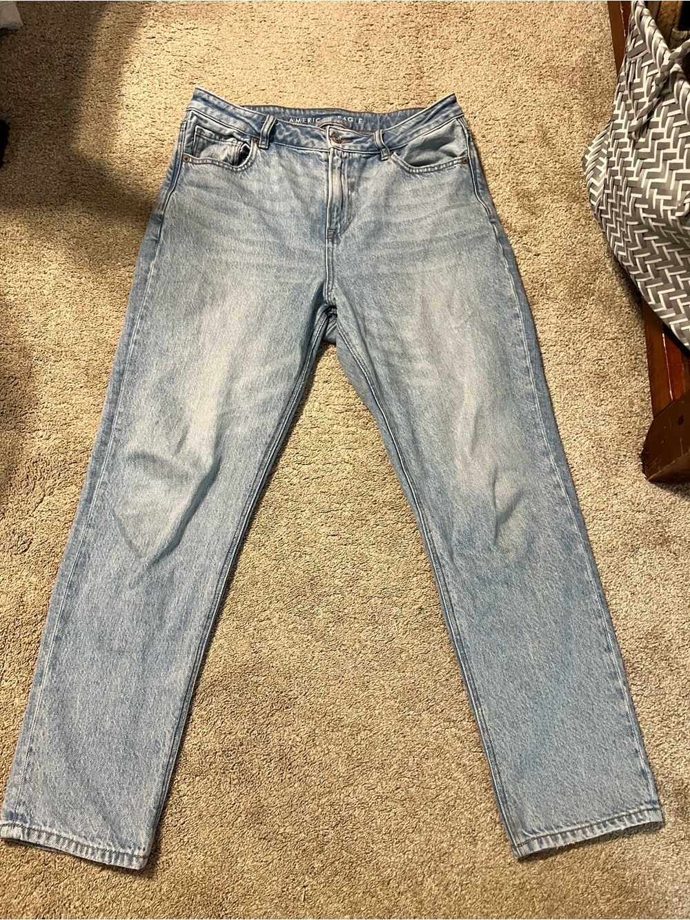 American Eagle Light Wash Mom Jean
